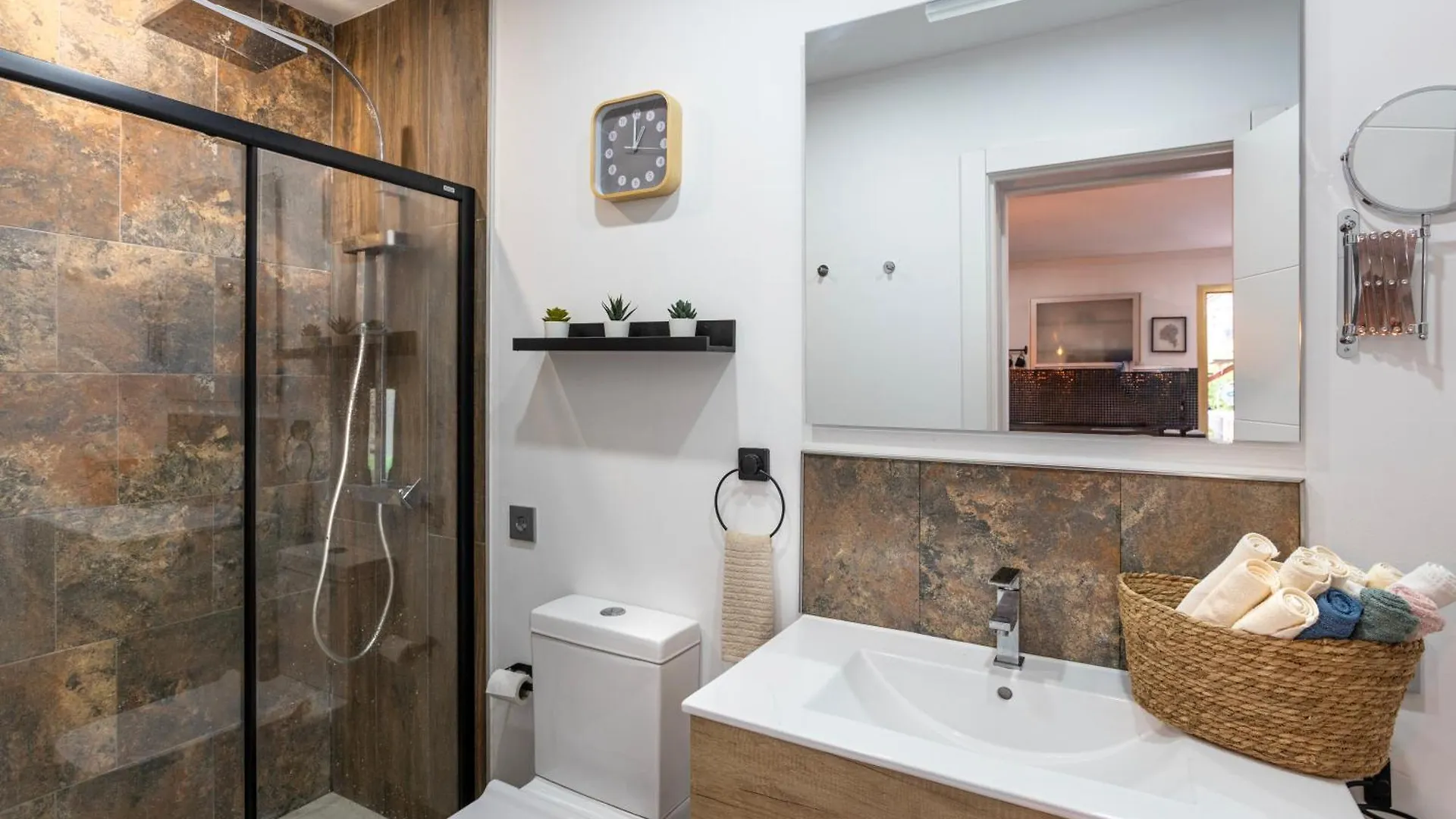Luxury 3 Beds Villa Inside The Resort And Country Club エステポナ